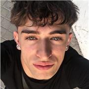 Estudiante joven , tengo 21 años tengo bachillerato y un grado superior me gustaría dar clase a niños de primaria o la eso